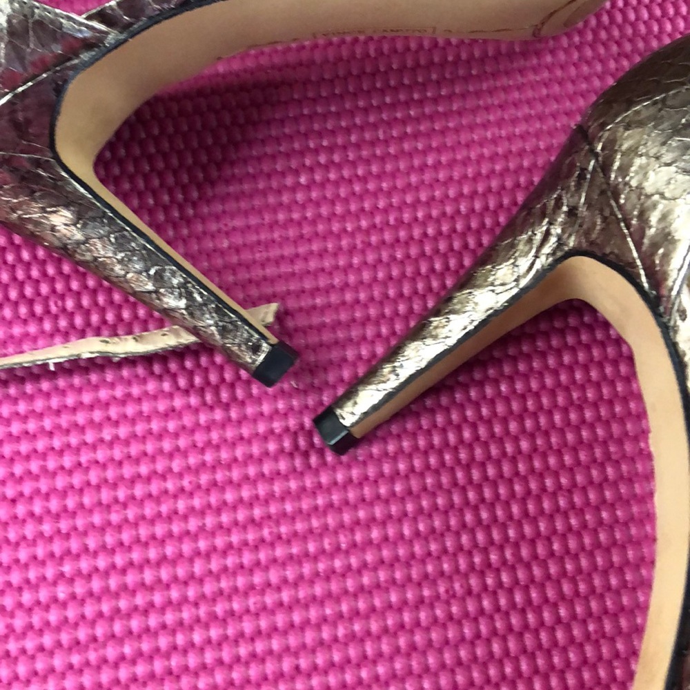 Shoes - Picture 4 of 4